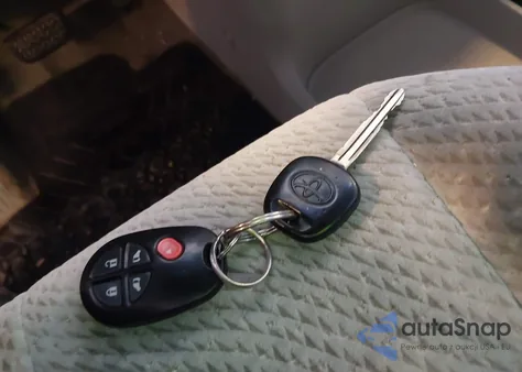 2011 Toyota Sienna Le V6 из США, поврежденный, VIN 5TDKK3DC3BS117189